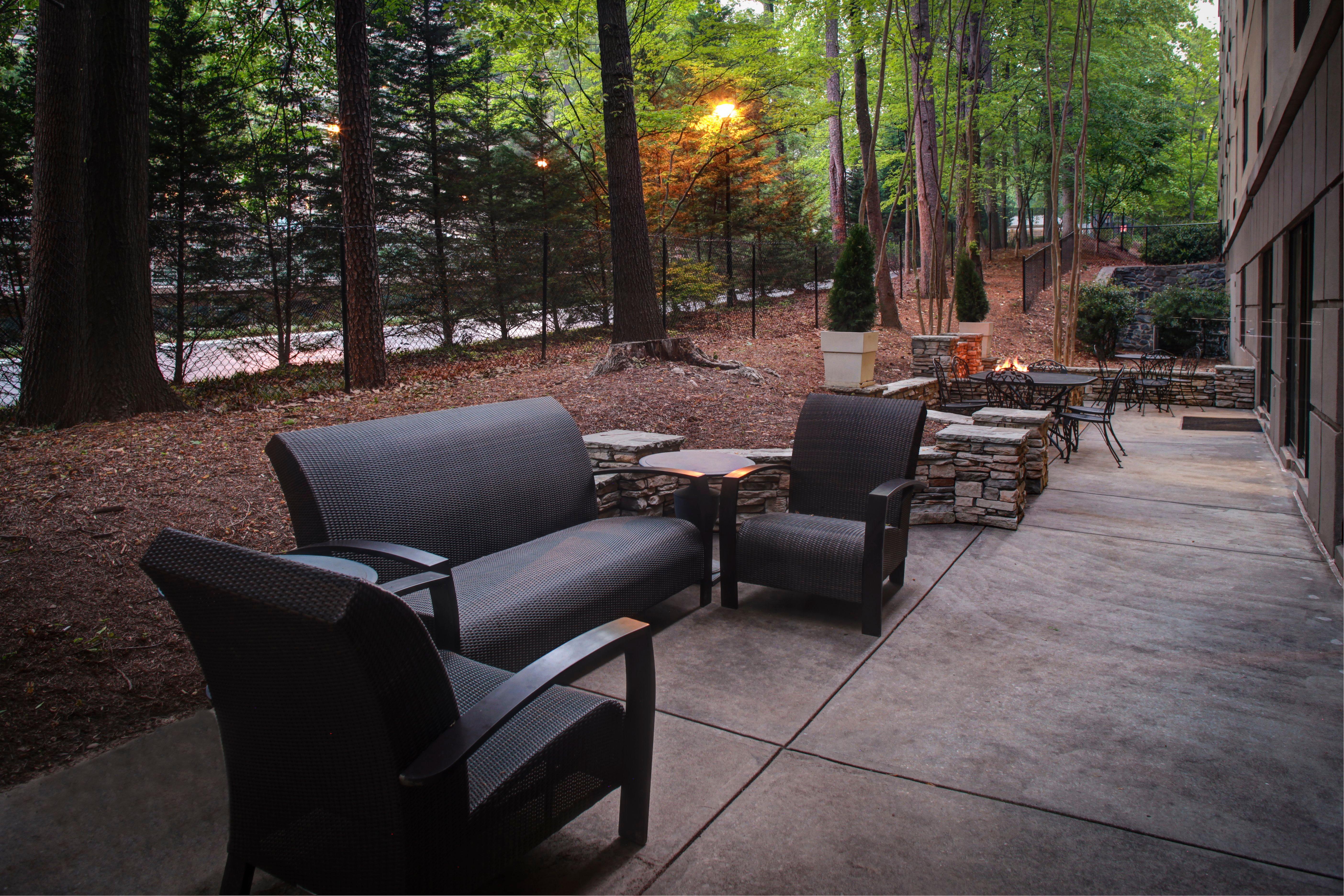 Holiday Inn Express Hotel & Suites Atlanta Buckhead By Ihg Екстер'єр фото