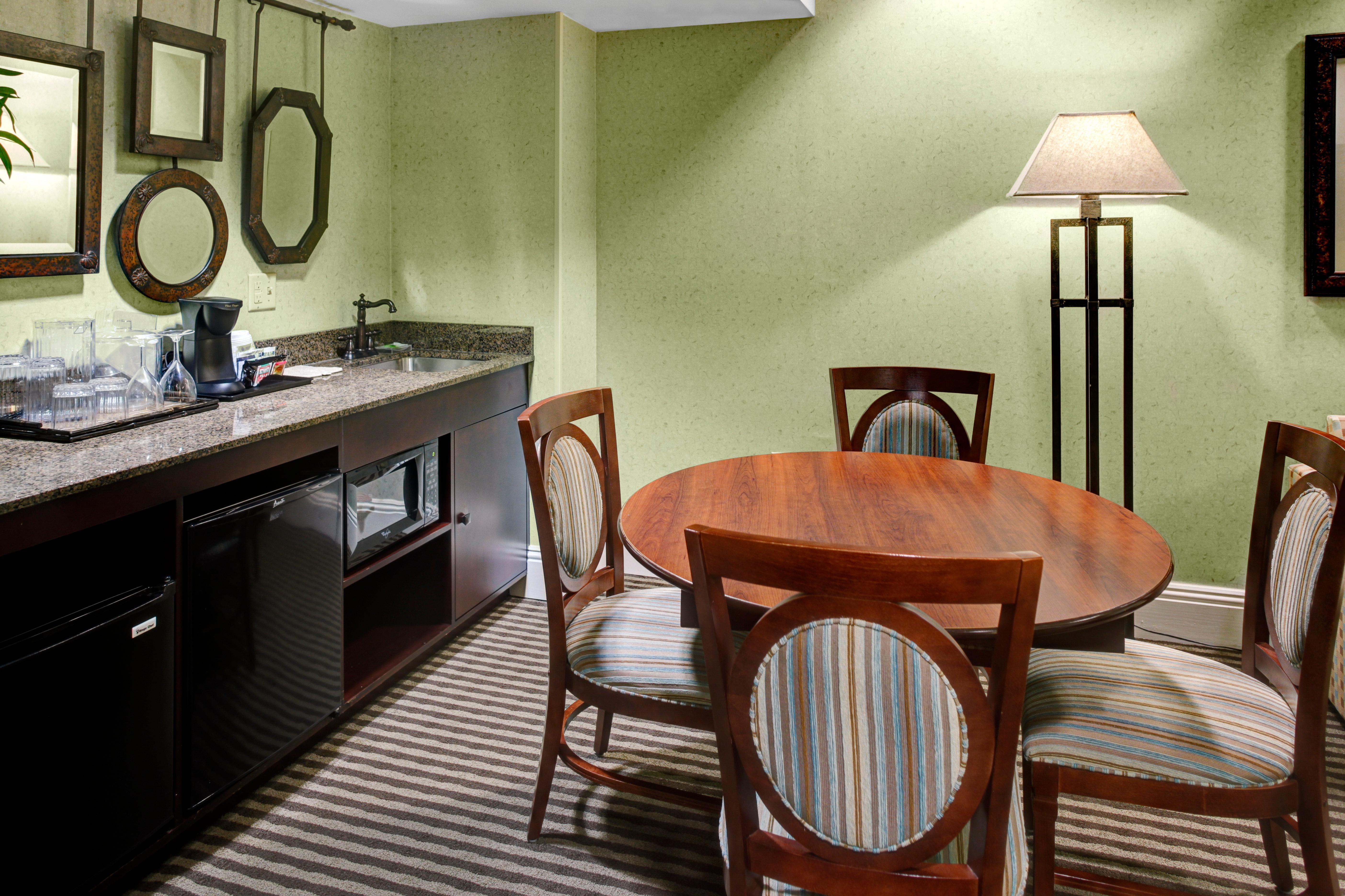 Holiday Inn Express Hotel & Suites Atlanta Buckhead By Ihg Екстер'єр фото