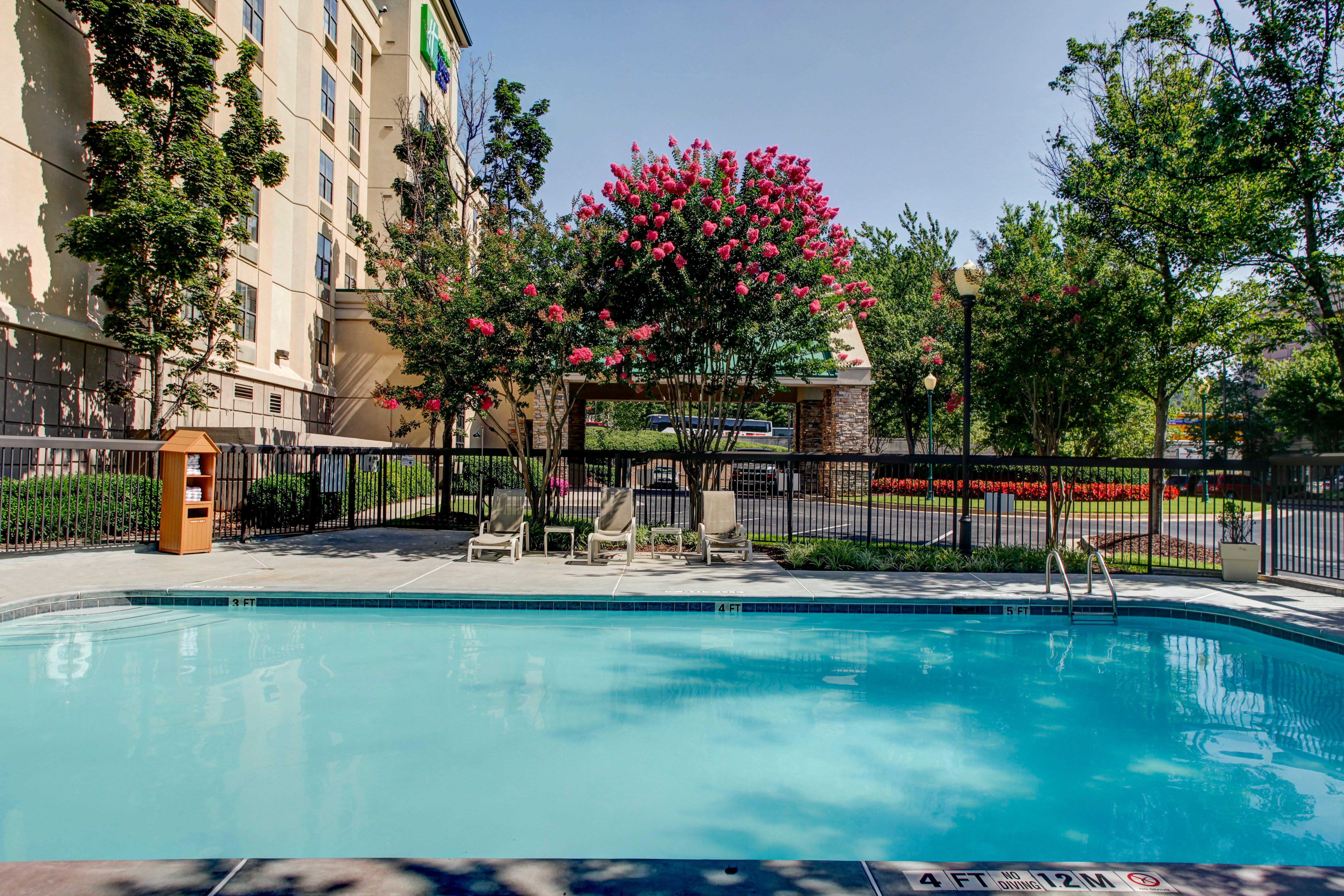 Holiday Inn Express Hotel & Suites Atlanta Buckhead By Ihg Екстер'єр фото