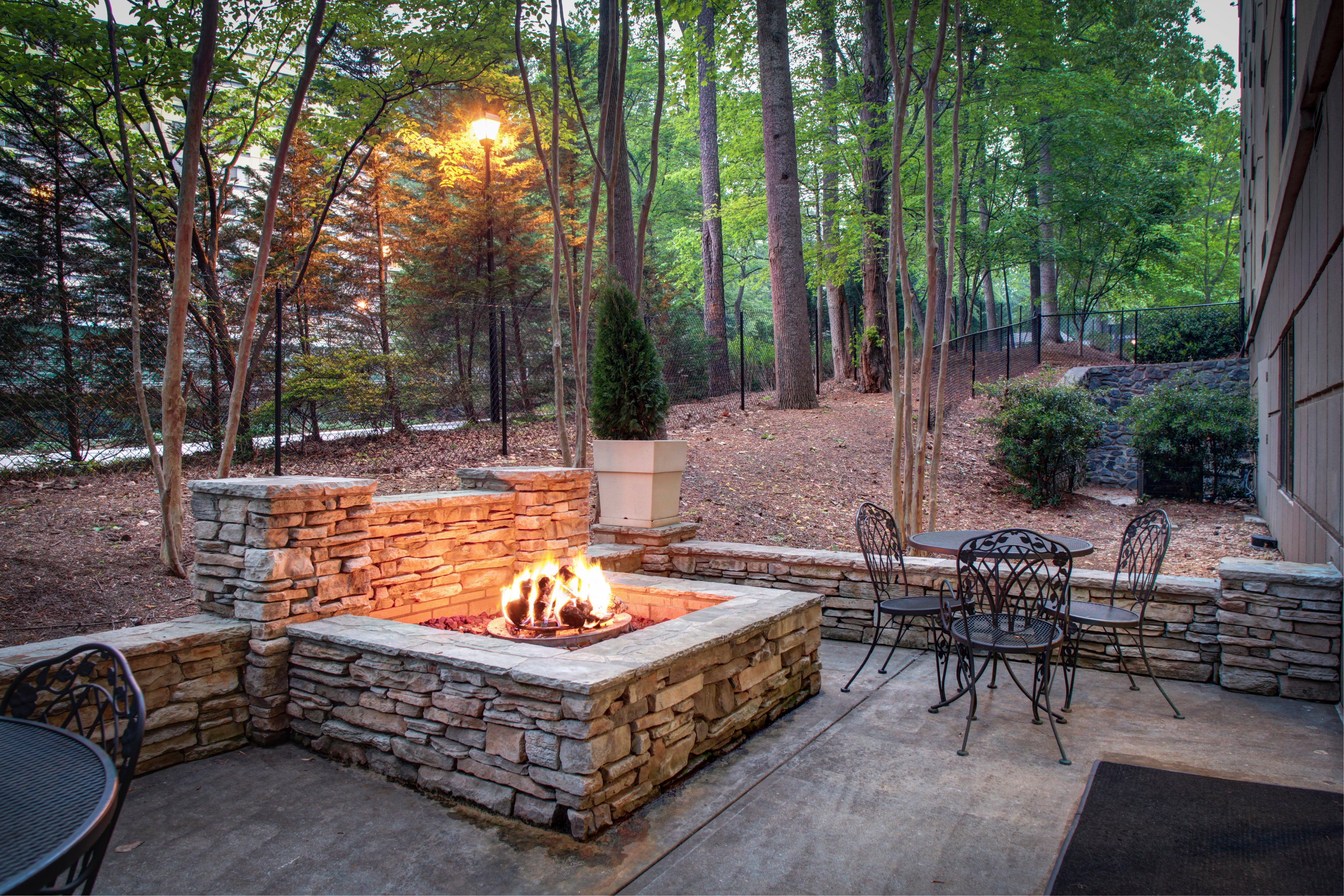 Holiday Inn Express Hotel & Suites Atlanta Buckhead By Ihg Екстер'єр фото