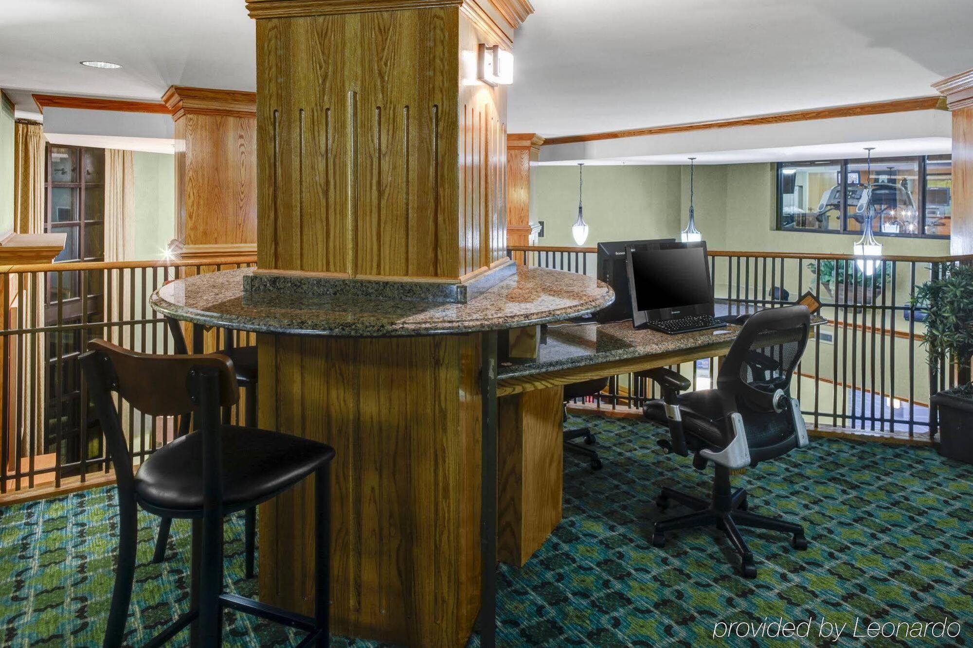 Holiday Inn Express Hotel & Suites Atlanta Buckhead By Ihg Екстер'єр фото